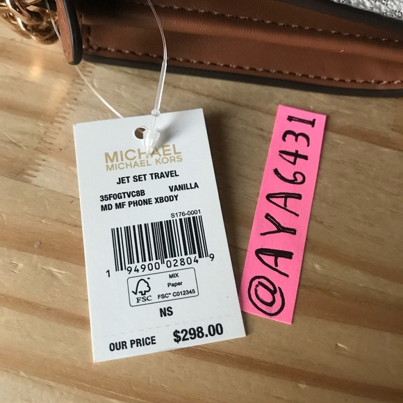 Michael Kors Purse🎈🎈 - Picture 6 of 11